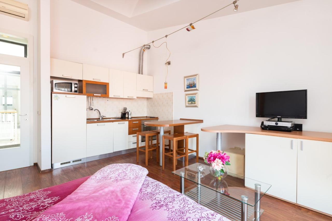 אומאג Seaview Studio מראה חיצוני תמונה