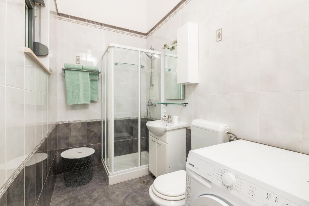 אומאג Seaview Studio מראה חיצוני תמונה