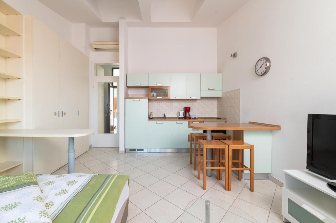 אומאג Seaview Studio מראה חיצוני תמונה